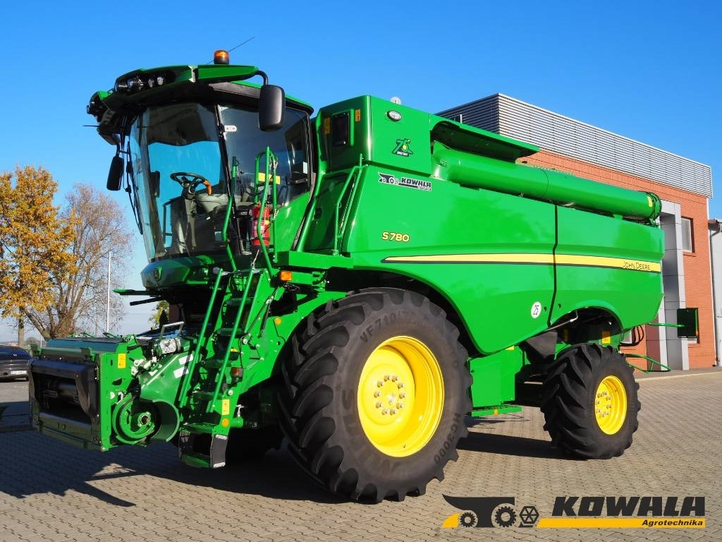 John Deere S780 + 730X - Labības kombains: foto 1 John Deere S780 + 730X - Labības kombains: foto 1