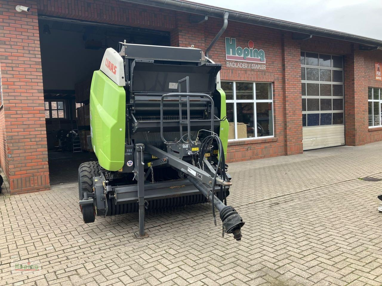 CLAAS Variant 385 - Rituļu prese: foto 1 CLAAS Variant 385 - Rituļu prese: foto 1