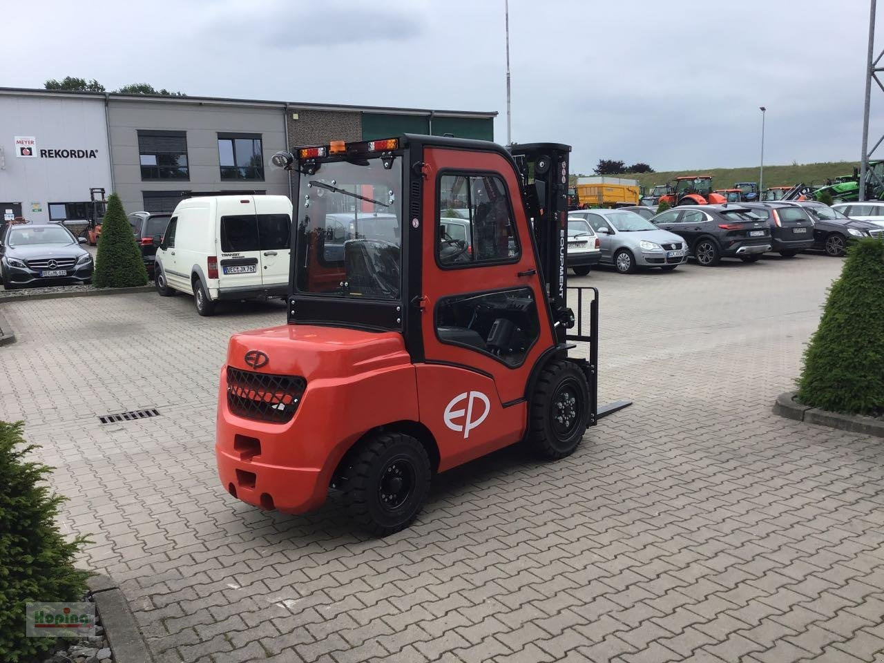 EP Equipment CPCD30T8 Kabine - Dīzeļiekrāvējs: foto 2 EP Equipment CPCD30T8 Kabine - Dīzeļiekrāvējs: foto 2