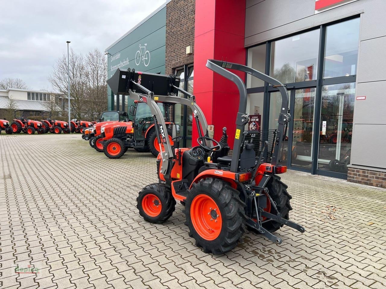 Kubota B1 181 - Komunālais traktors: foto 2 Kubota B1 181 - Komunālais traktors: foto 2