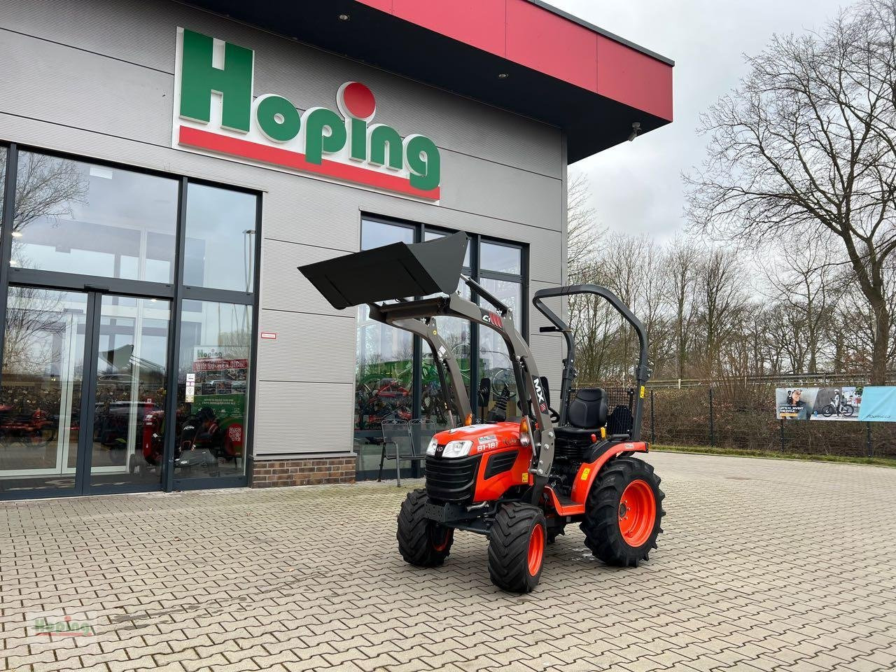 Kubota B1 181 - Komunālais traktors: foto 1 Kubota B1 181 - Komunālais traktors: foto 1