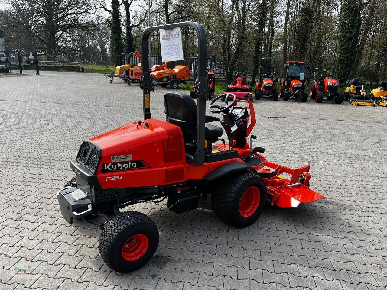 Kubota F 251 AWD - Zāles pļāvējs: foto 4 Kubota F 251 AWD - Zāles pļāvējs: foto 4
