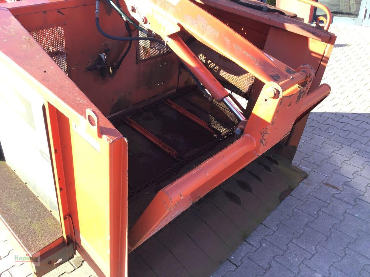 Kuhn Silokatze - Lopbarības sagatavošanas tehnika: foto 2 Kuhn Silokatze - Lopbarības sagatavošanas tehnika: foto 2