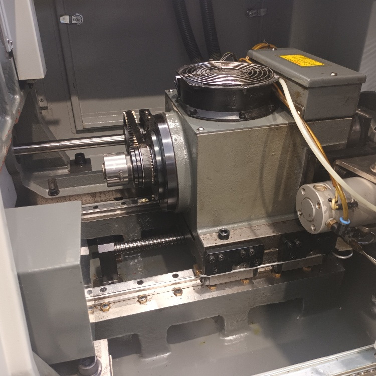 Tornio a fantina mobile a 5 assi Cnc Hanwha XD-20H - Metāla virpa: foto 4 Tornio a fantina mobile a 5 assi Cnc Hanwha XD-20H - Metāla virpa: foto 4