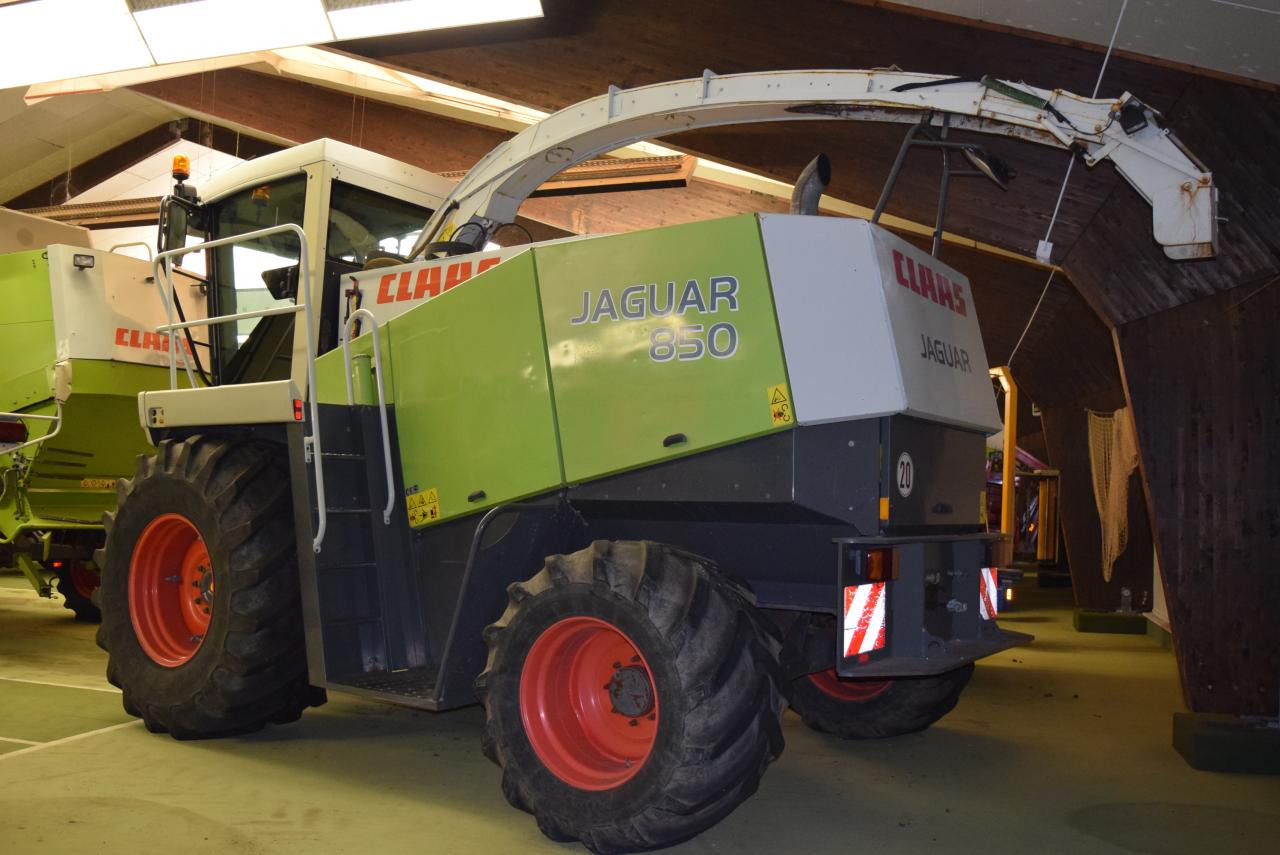 CLAAS Jaguar 850 - Lopbarības kombains: foto 3 CLAAS Jaguar 850 - Lopbarības kombains: foto 3