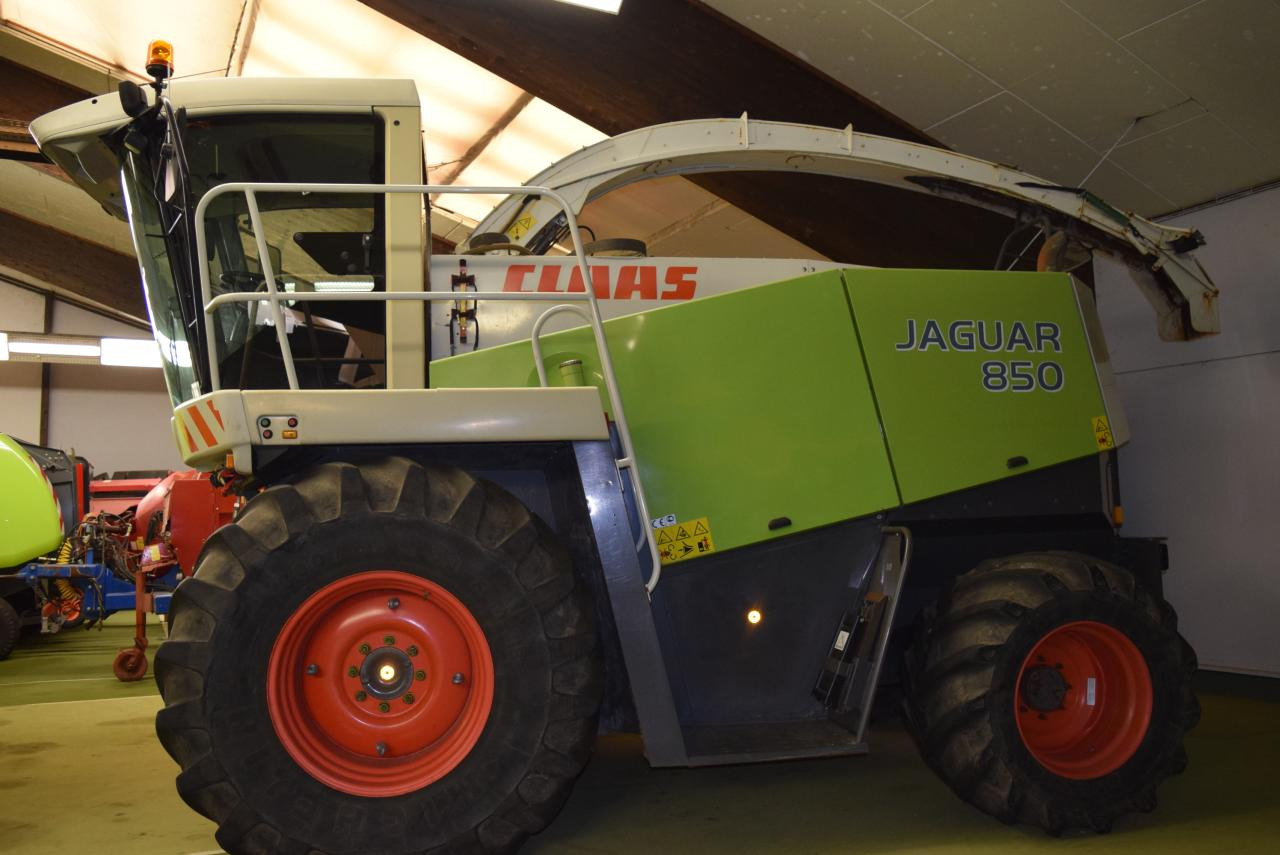 CLAAS Jaguar 850 - Lopbarības kombains: foto 1 CLAAS Jaguar 850 - Lopbarības kombains: foto 1