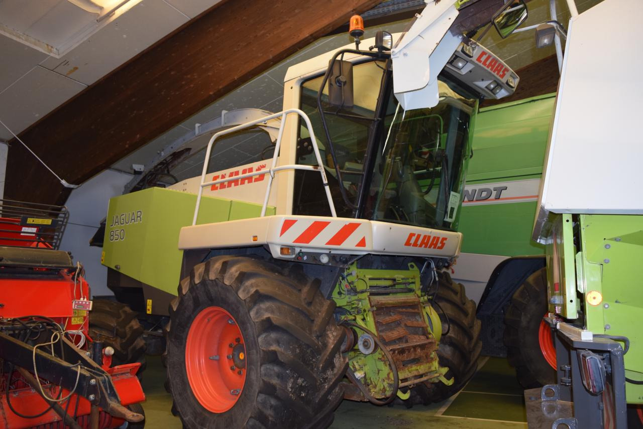 CLAAS Jaguar 850 - Lopbarības kombains: foto 4 CLAAS Jaguar 850 - Lopbarības kombains: foto 4