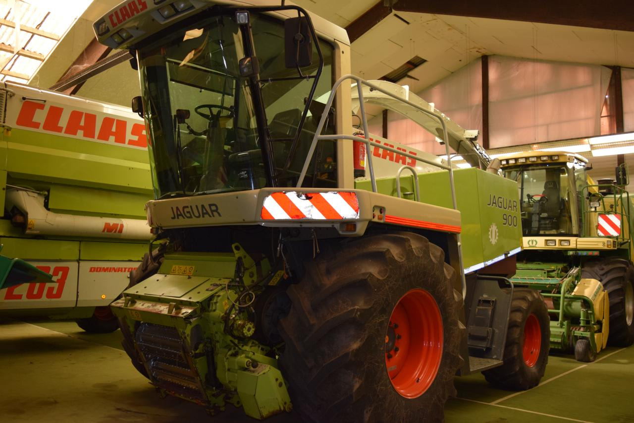 CLAAS Jaguar 900 - Lopbarības kombains: foto 1 CLAAS Jaguar 900 - Lopbarības kombains: foto 1