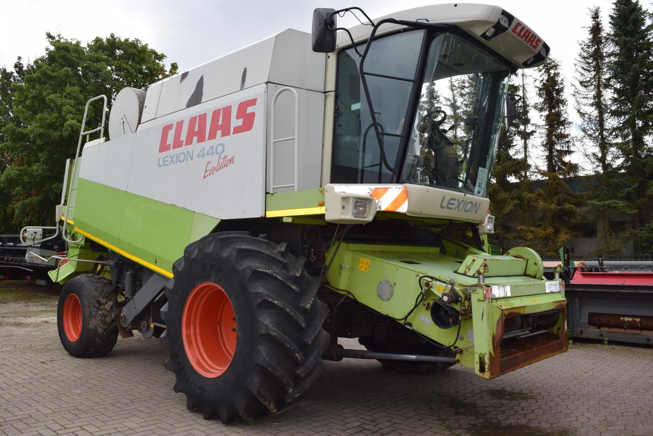 CLAAS Lexion 440 Evolution - Labības kombains: foto 1 CLAAS Lexion 440 Evolution - Labības kombains: foto 1