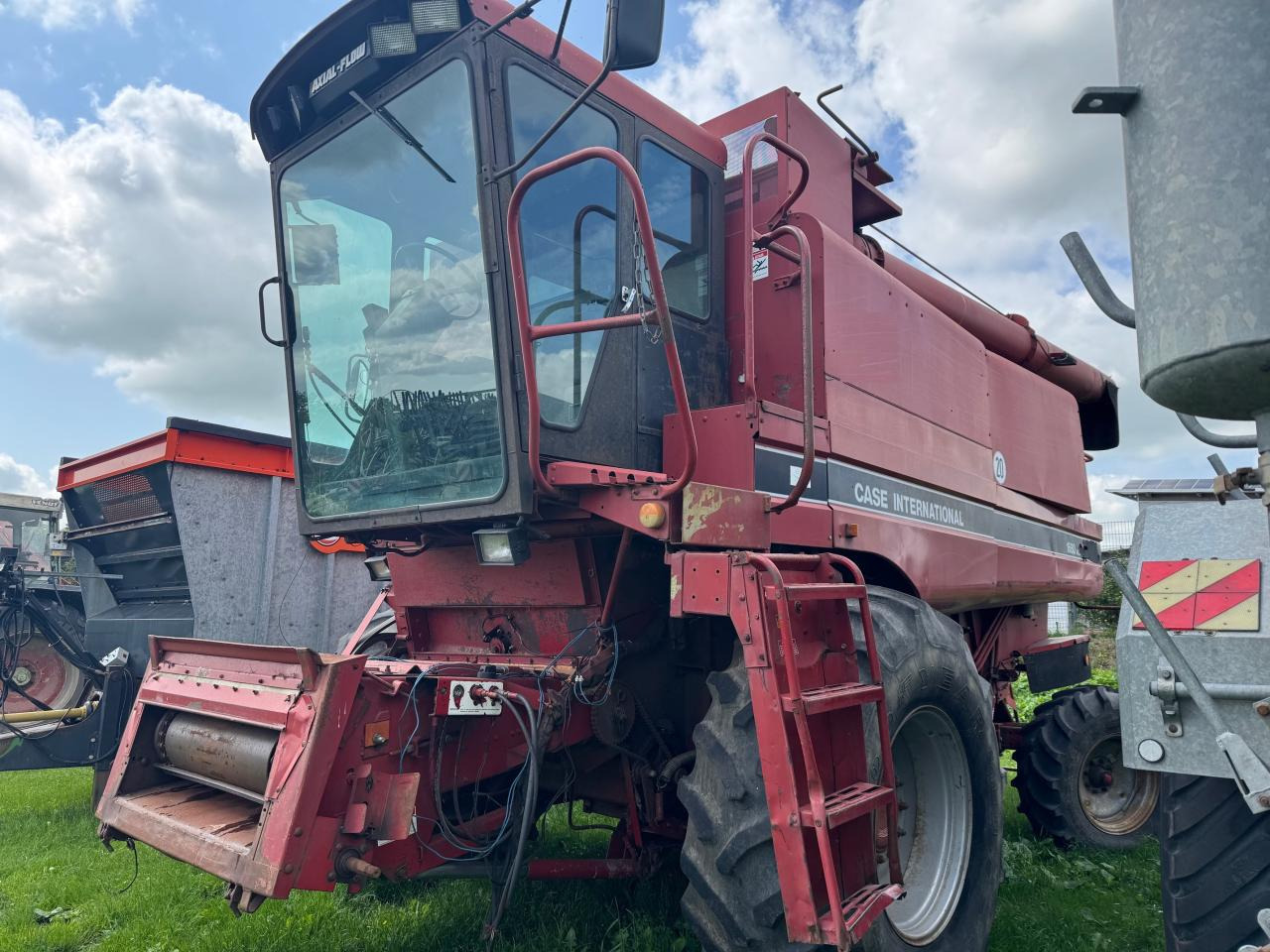 Case-IH 1680 Axial - Labības kombains: foto 1 Case-IH 1680 Axial - Labības kombains: foto 1