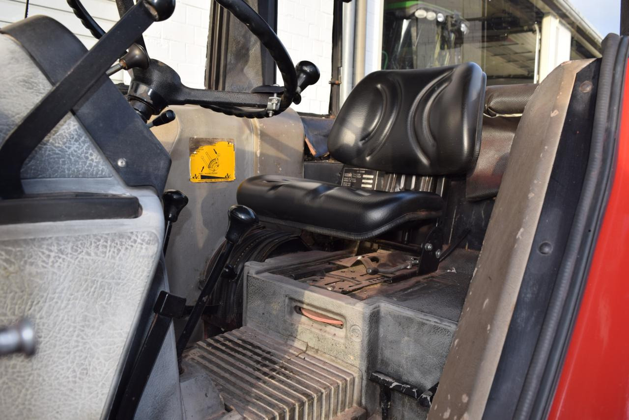 Traktors Case-IH 840: foto 6