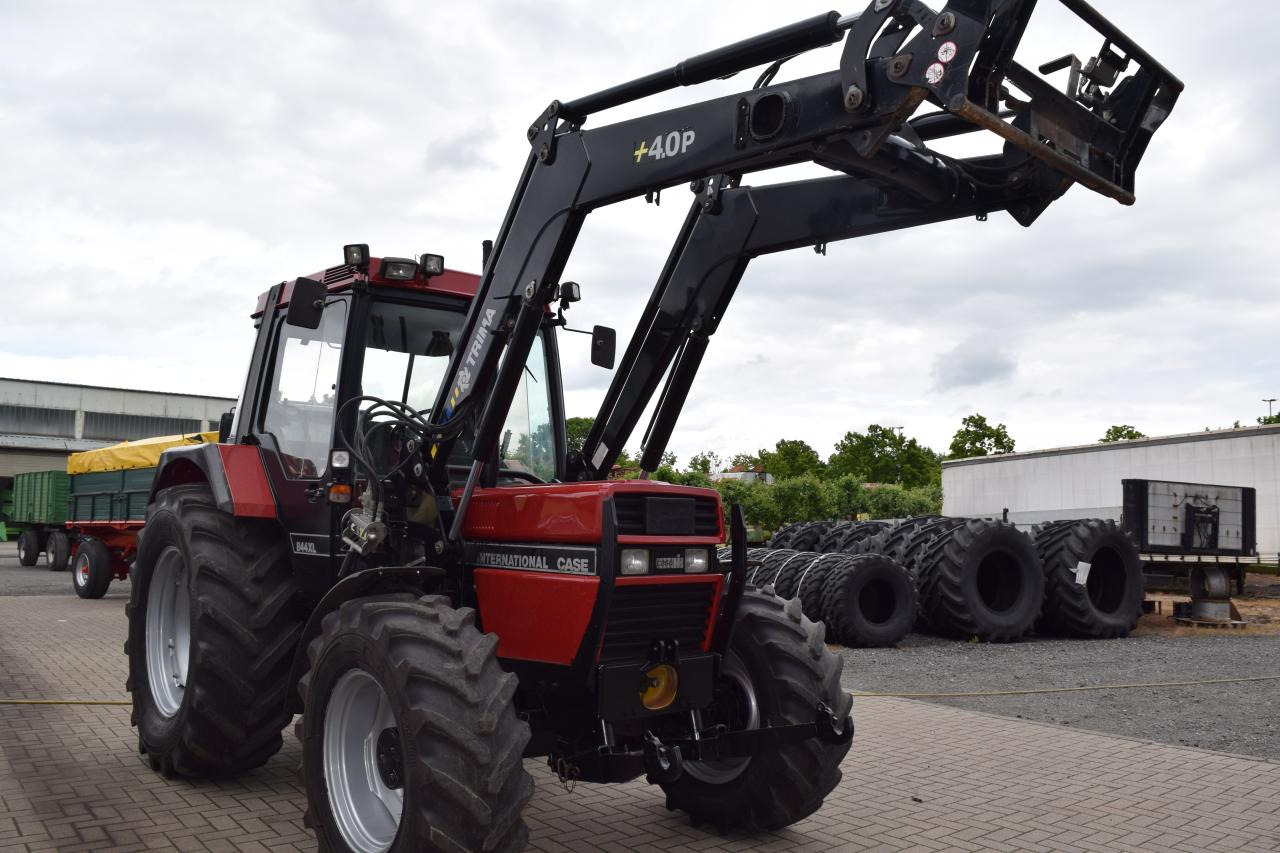 Case-IH 844 A/S - Traktors: foto 2 Case-IH 844 A/S - Traktors: foto 2