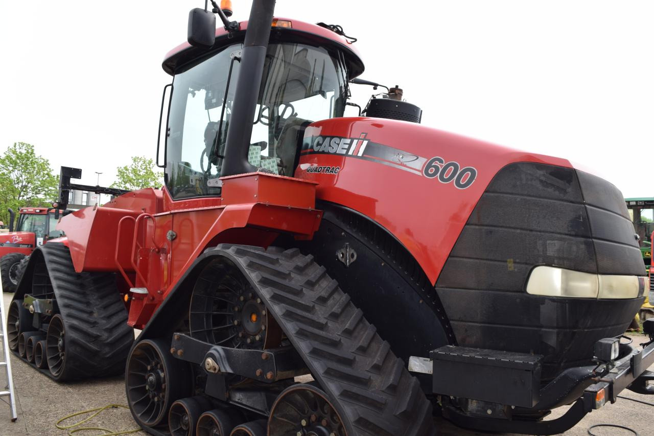 Case-IH Quadtrac 600 - Kāpurķēžu traktors: foto 2 Case-IH Quadtrac 600 - Kāpurķēžu traktors: foto 2