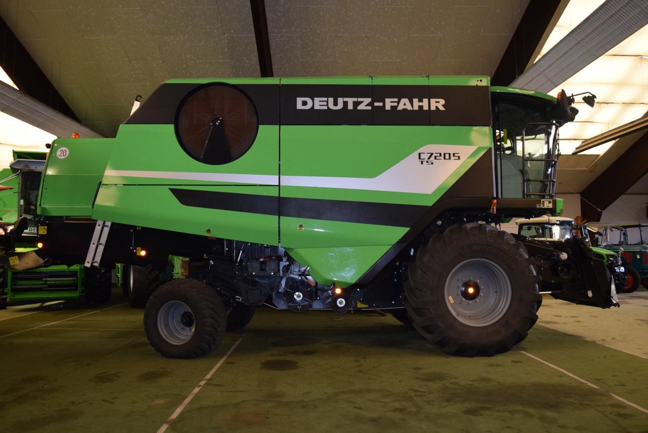 Deutz-Fahr C 7205 TS - Labības kombains: foto 1 Deutz-Fahr C 7205 TS - Labības kombains: foto 1