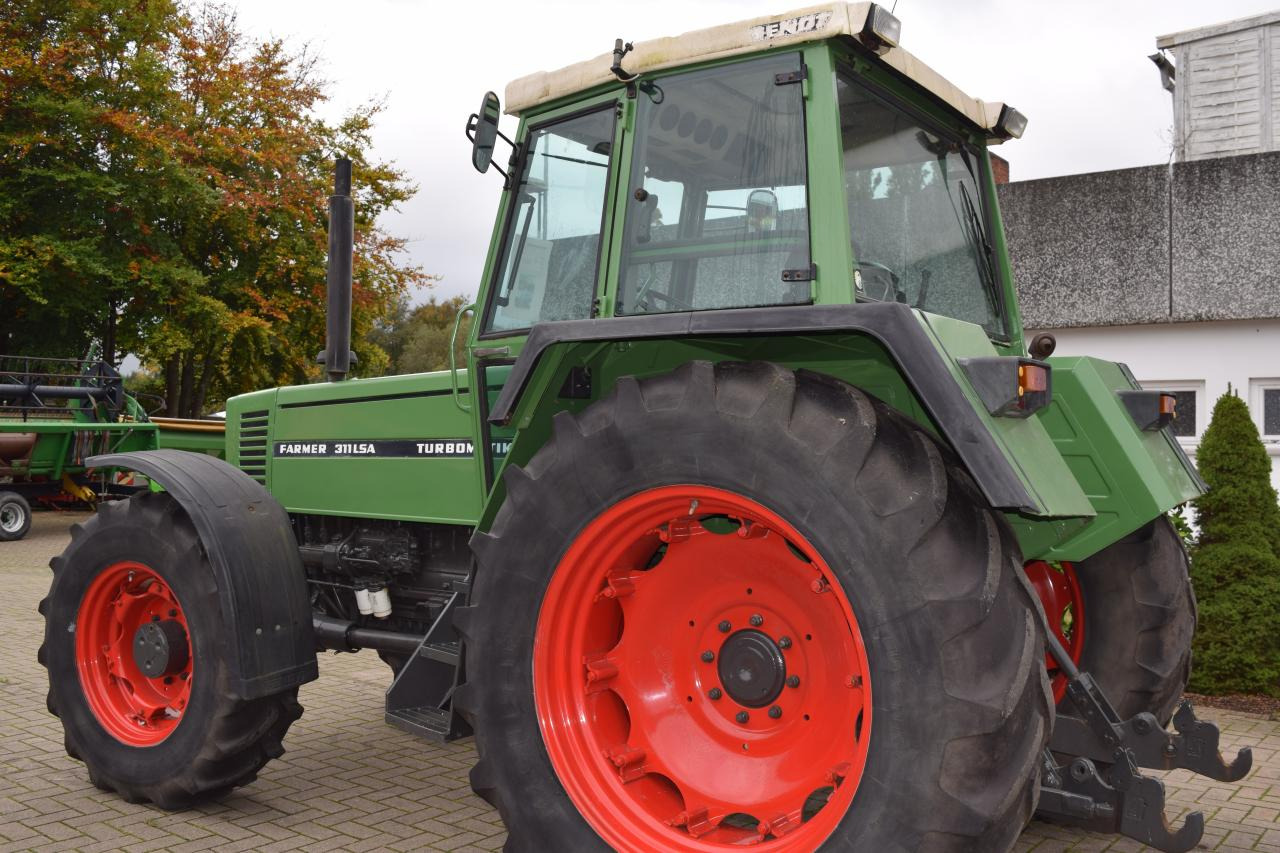 Fendt Farmer 311 LSA - Traktors: foto 5 Fendt Farmer 311 LSA - Traktors: foto 5