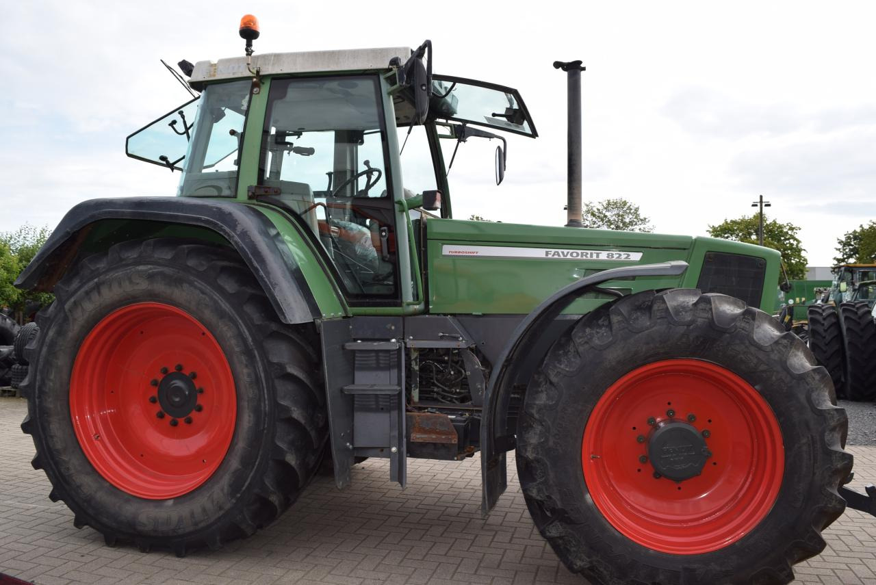 Fendt Favorit 822 - Traktors: foto 2 Fendt Favorit 822 - Traktors: foto 2