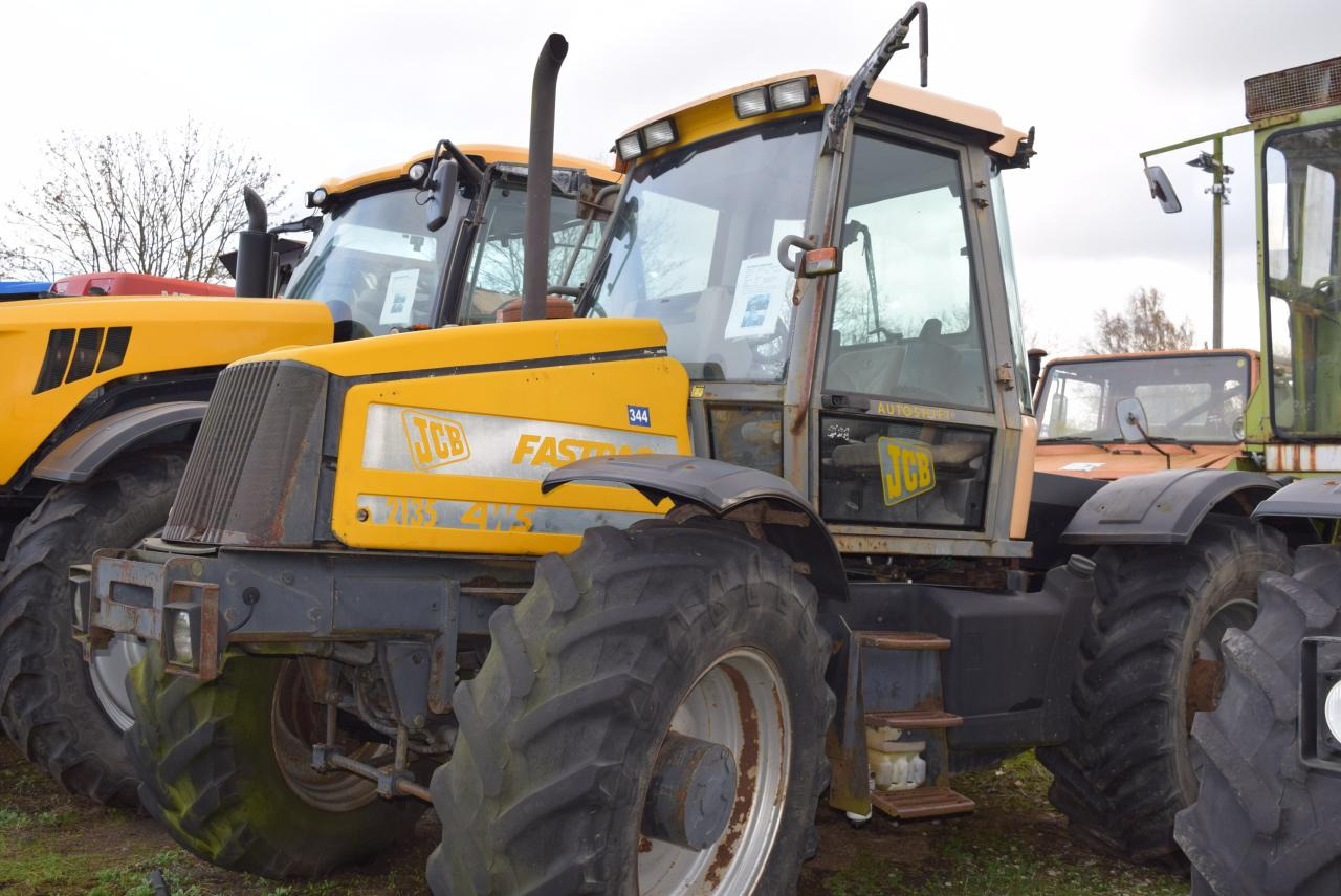 JCB Fastrac 2135 - 4WS - Traktors: foto 2 JCB Fastrac 2135 - 4WS - Traktors: foto 2