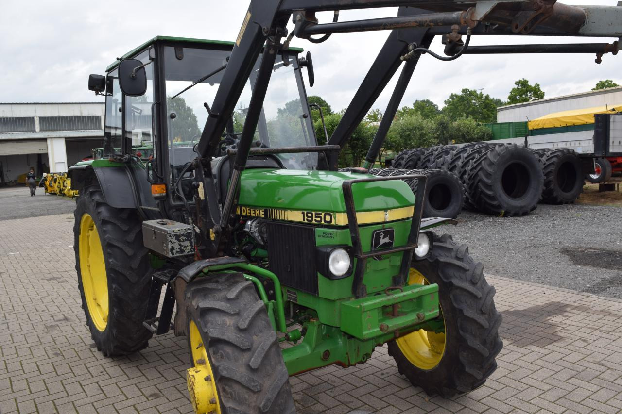 John Deere 1950 - Traktors: foto 3 John Deere 1950 - Traktors: foto 3