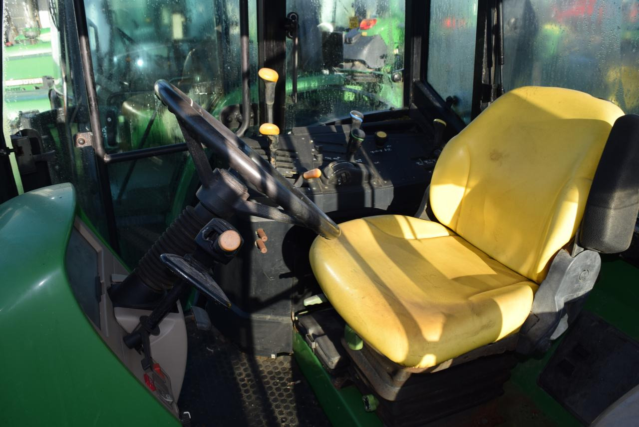 Traktors John Deere 6130: foto 7