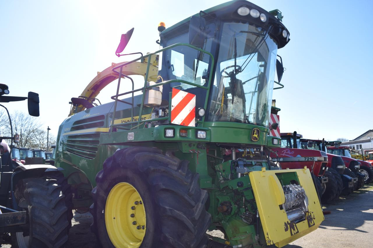 John Deere 7250 i - Lopbarības kombains: foto 3 John Deere 7250 i - Lopbarības kombains: foto 3