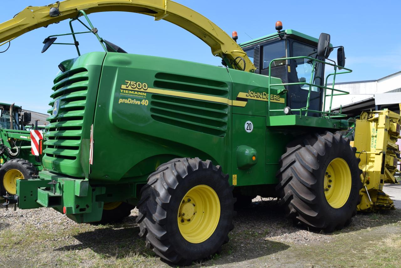 John Deere 7400 - Lopbarības kombains: foto 4 John Deere 7400 - Lopbarības kombains: foto 4