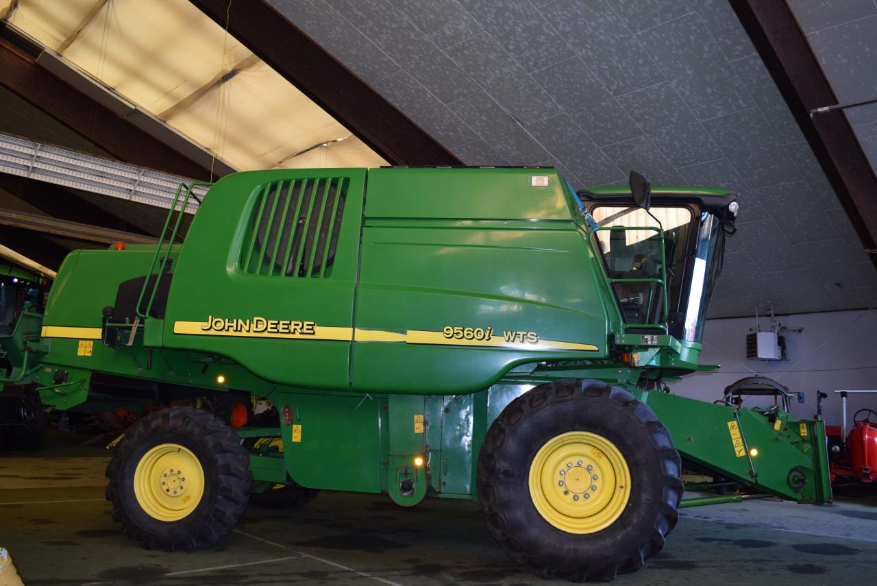 John Deere 9560 i WTS - Labības kombains: foto 3 John Deere 9560 i WTS - Labības kombains: foto 3