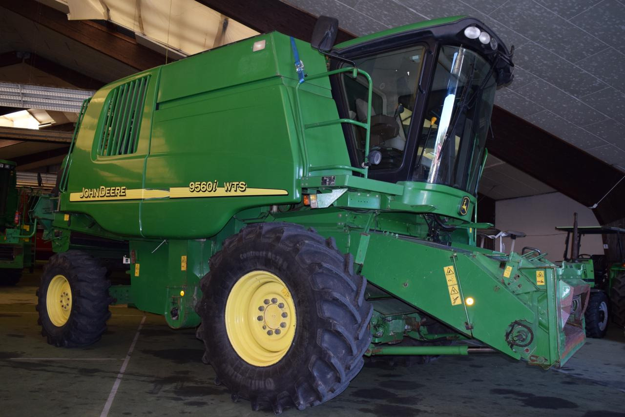 John Deere 9560 i WTS - Labības kombains: foto 4 John Deere 9560 i WTS - Labības kombains: foto 4