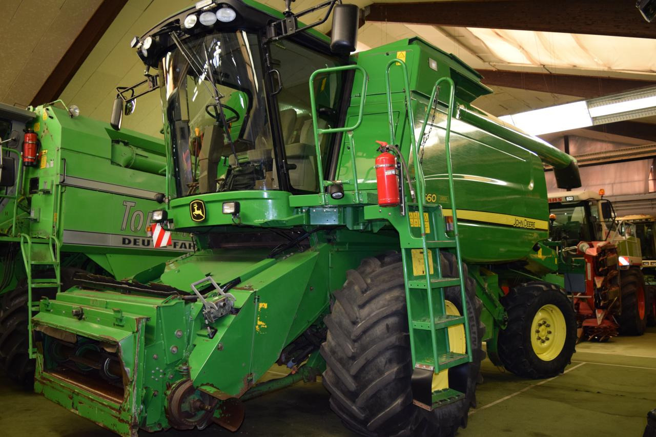 John Deere T 660 HM - Labības kombains: foto 1 John Deere T 660 HM - Labības kombains: foto 1