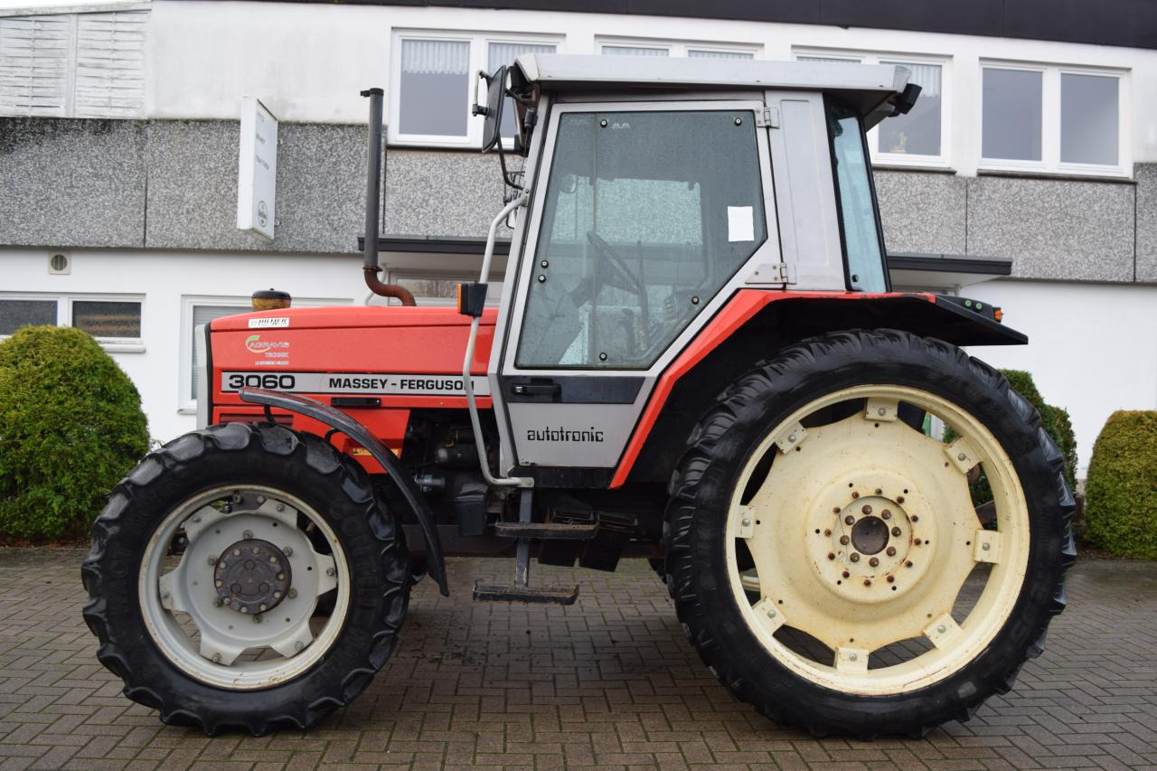 Massey Ferguson MF 3060 - Traktors: foto 1 Massey Ferguson MF 3060 - Traktors: foto 1