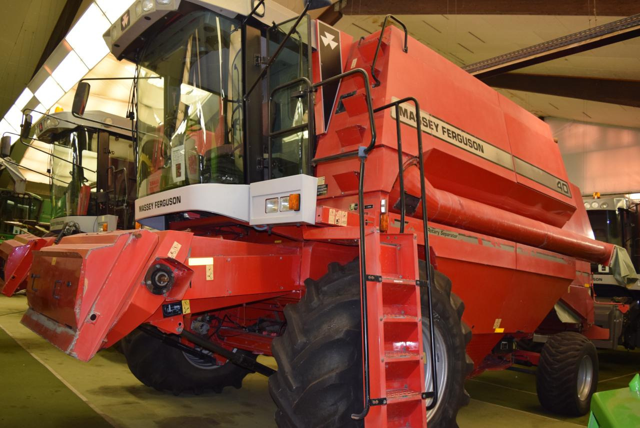 Massey Ferguson MF 40 RS - Labības kombains: foto 1 Massey Ferguson MF 40 RS - Labības kombains: foto 1