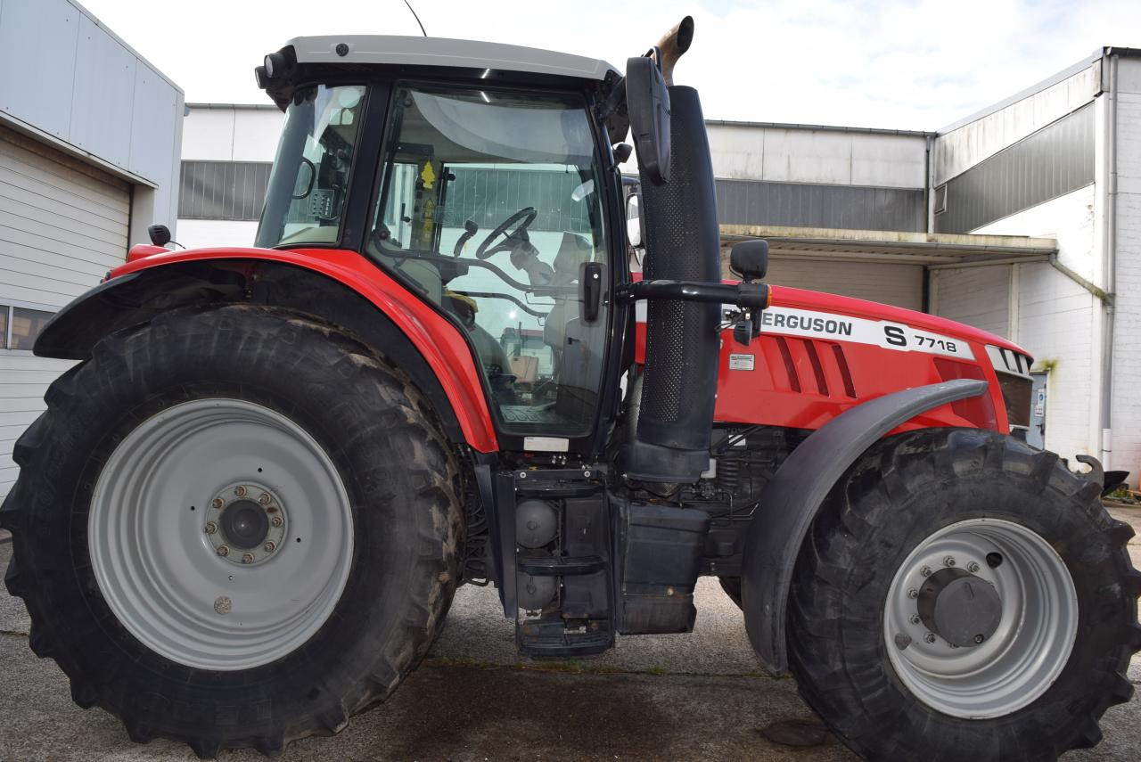 Massey Ferguson MF 7718 S Dyna 6 - Traktors: foto 4 Massey Ferguson MF 7718 S Dyna 6 - Traktors: foto 4