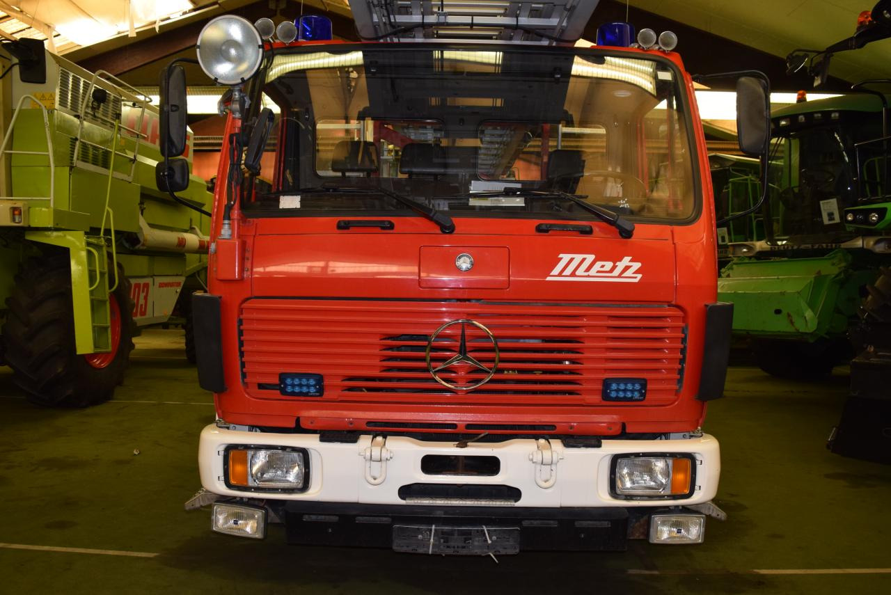 Mercedes-Benz 1422 F 4x2 DLK 23 12 Drehleiter - Pacēlājs ar āķi: foto 4 Mercedes-Benz 1422 F 4x2 DLK 23 12 Drehleiter - Pacēlājs ar āķi: foto 4