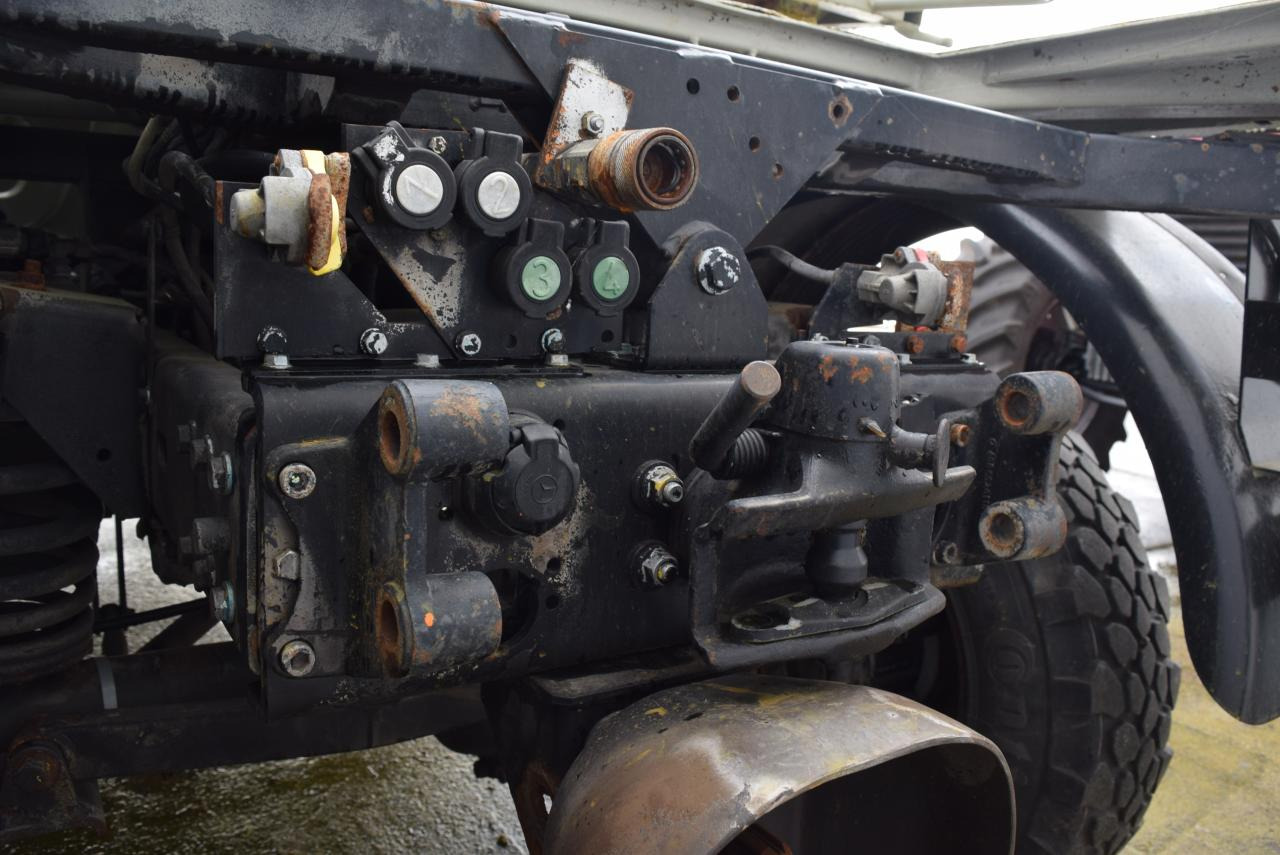 Mercedes-Benz U 90 - Kravas automašīna pašizgāzējs: foto 4 Mercedes-Benz U 90 - Kravas automašīna pašizgāzējs: foto 4