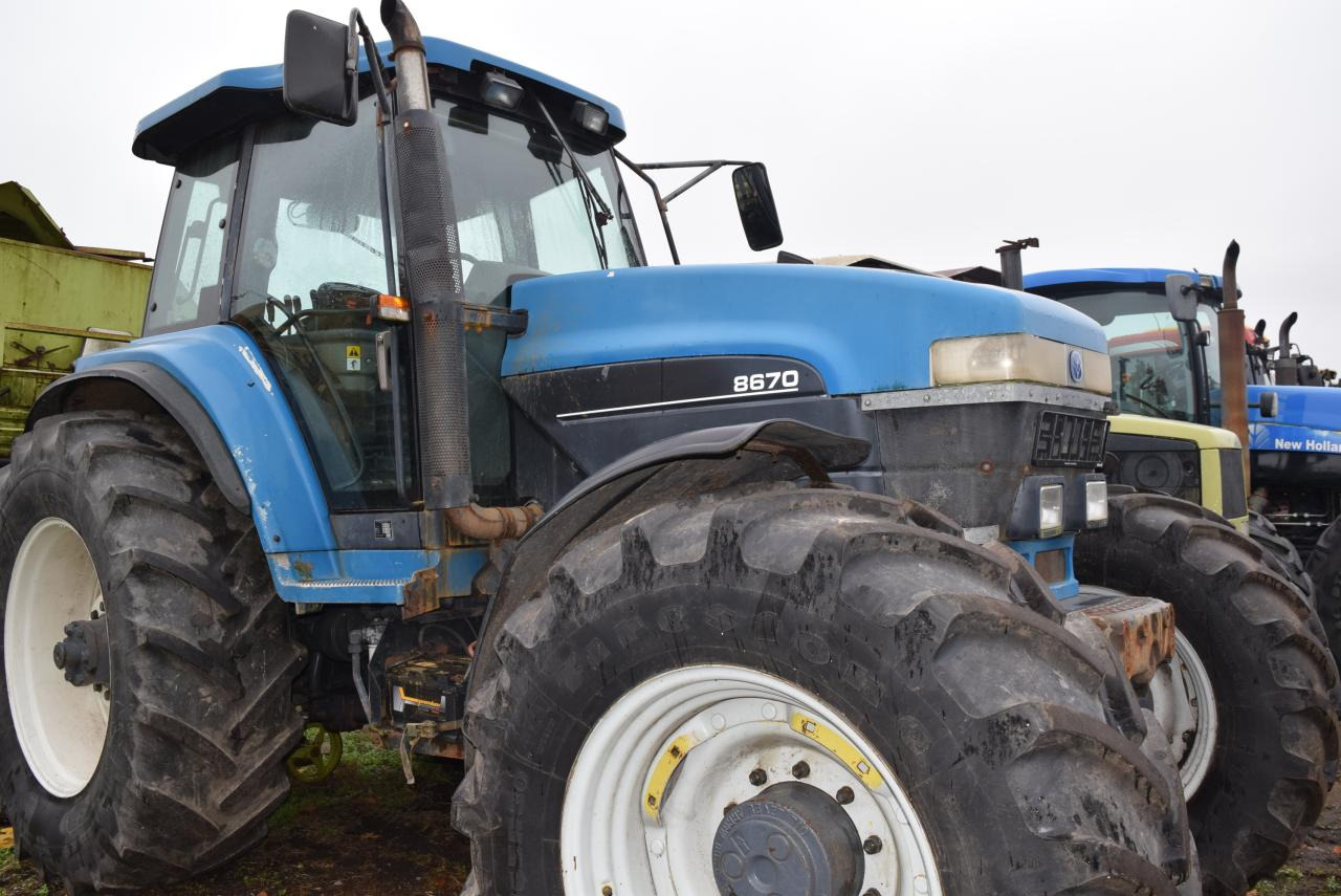 New Holland 8670 - Traktors: foto 2 New Holland 8670 - Traktors: foto 2