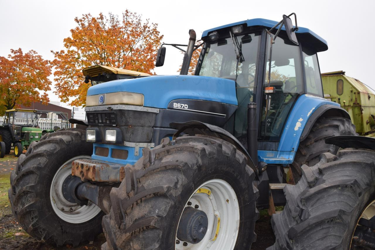 New Holland 8670 - Traktors: foto 3 New Holland 8670 - Traktors: foto 3