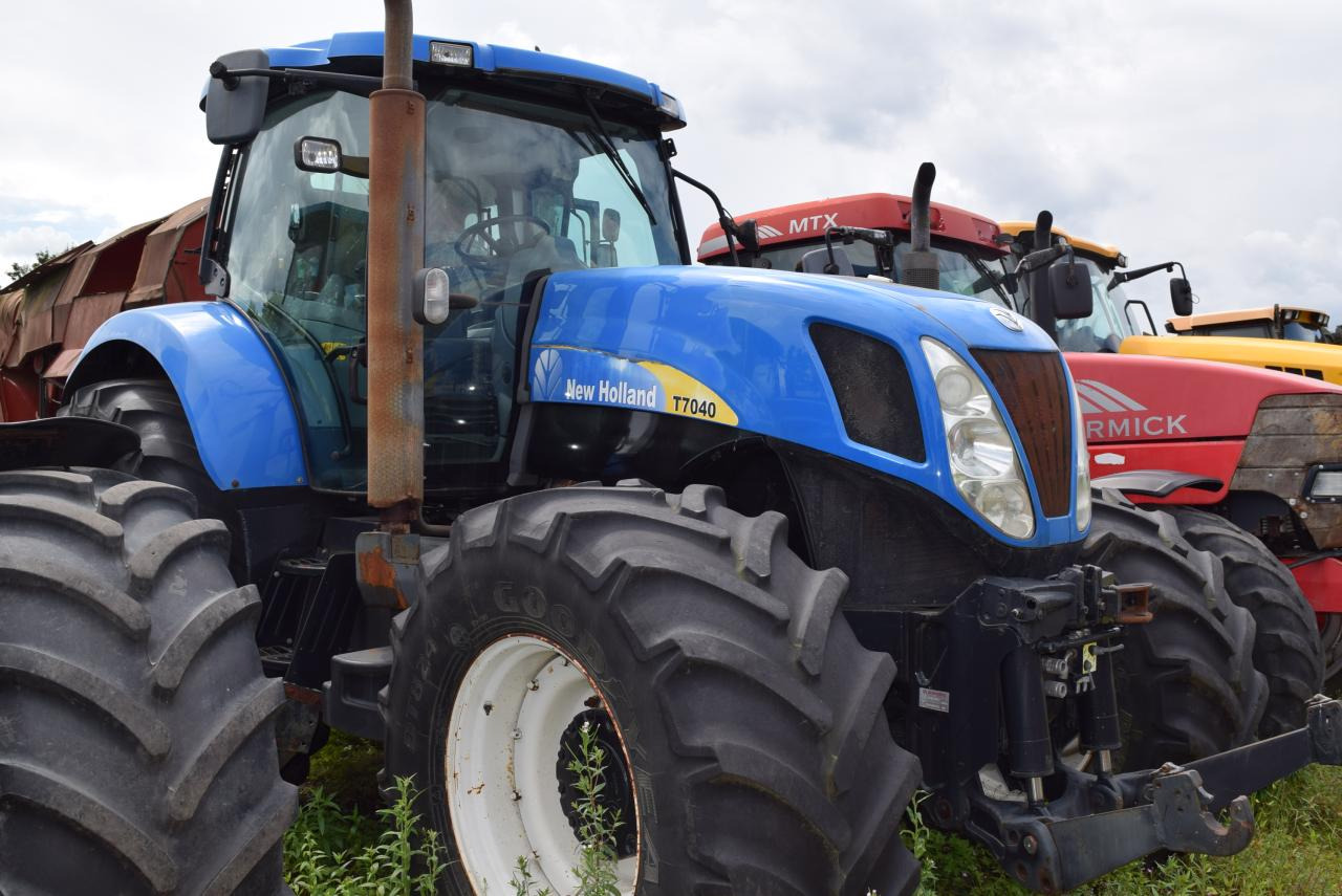 New Holland T 7040 - Traktors: foto 2 New Holland T 7040 - Traktors: foto 2