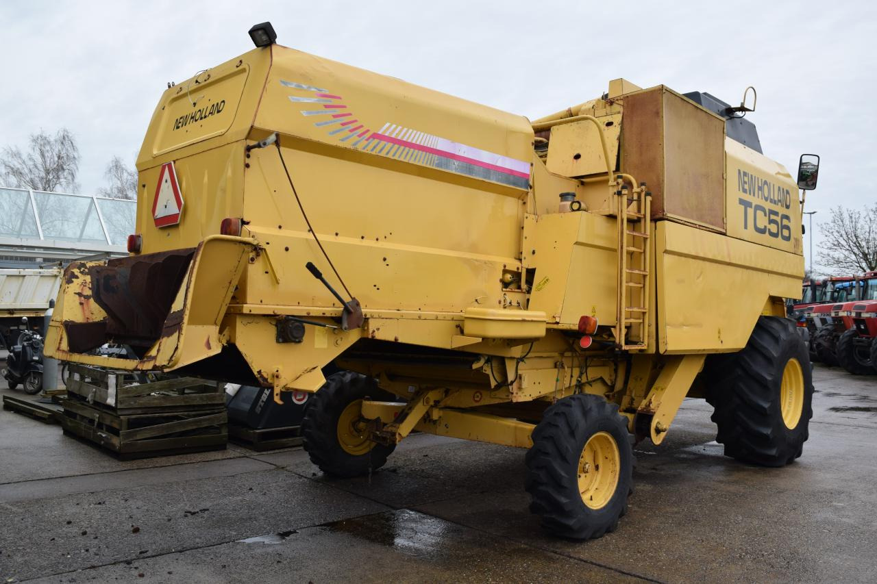 New Holland TC 56 - Labības kombains: foto 4 New Holland TC 56 - Labības kombains: foto 4