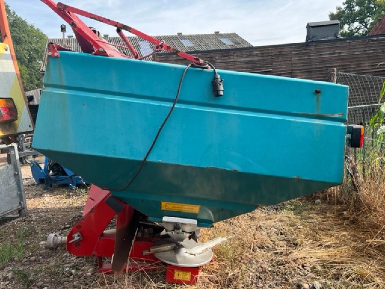 Sulky Burel DPX 2004 - Minerālmēslu izkliedētājs: foto 2 Sulky Burel DPX 2004 - Minerālmēslu izkliedētājs: foto 2