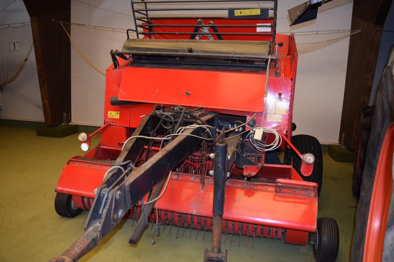 Unia DF 120.1.8 - Rituļu prese: foto 3 Unia DF 120.1.8 - Rituļu prese: foto 3