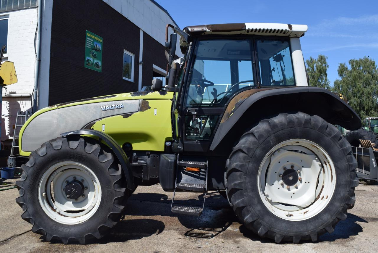 Valtra T120 - Traktors: foto 3 Valtra T120 - Traktors: foto 3