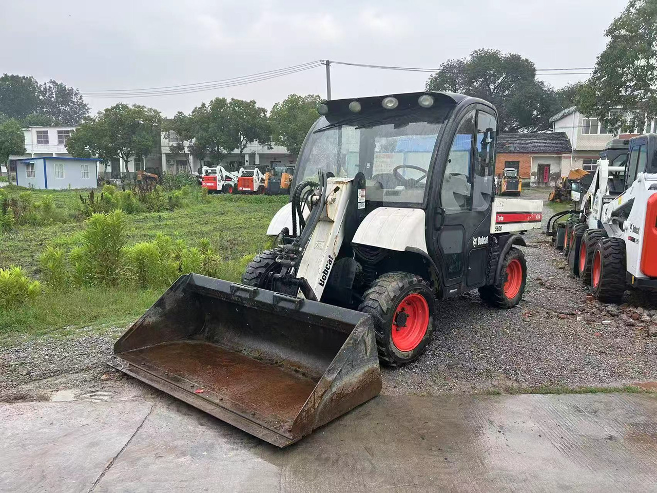 BOBCAT 5600 Toolcat - Kompaktiekrāvējs: foto 3 BOBCAT 5600 Toolcat - Kompaktiekrāvējs: foto 3