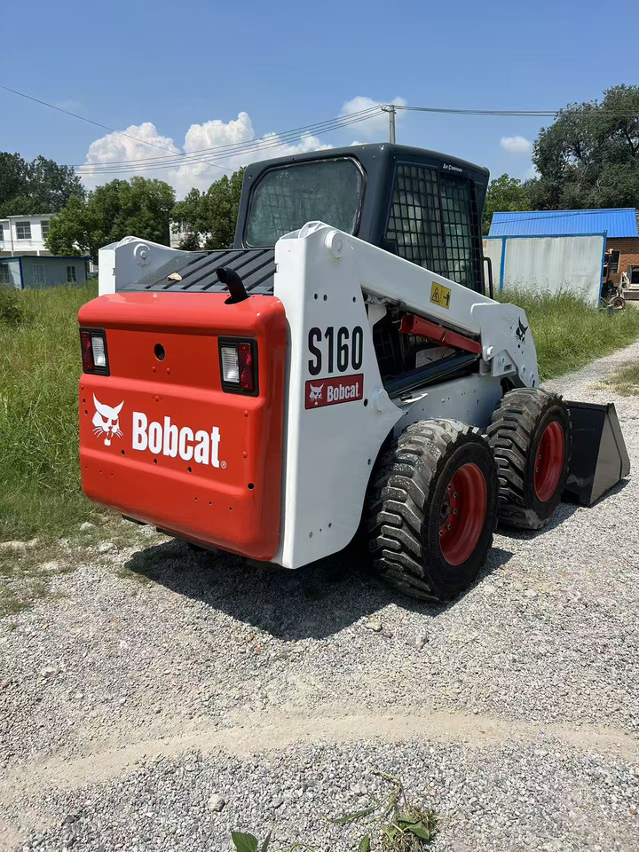 BOBCAT S160 - Kompaktiekrāvējs: foto 2 BOBCAT S160 - Kompaktiekrāvējs: foto 2