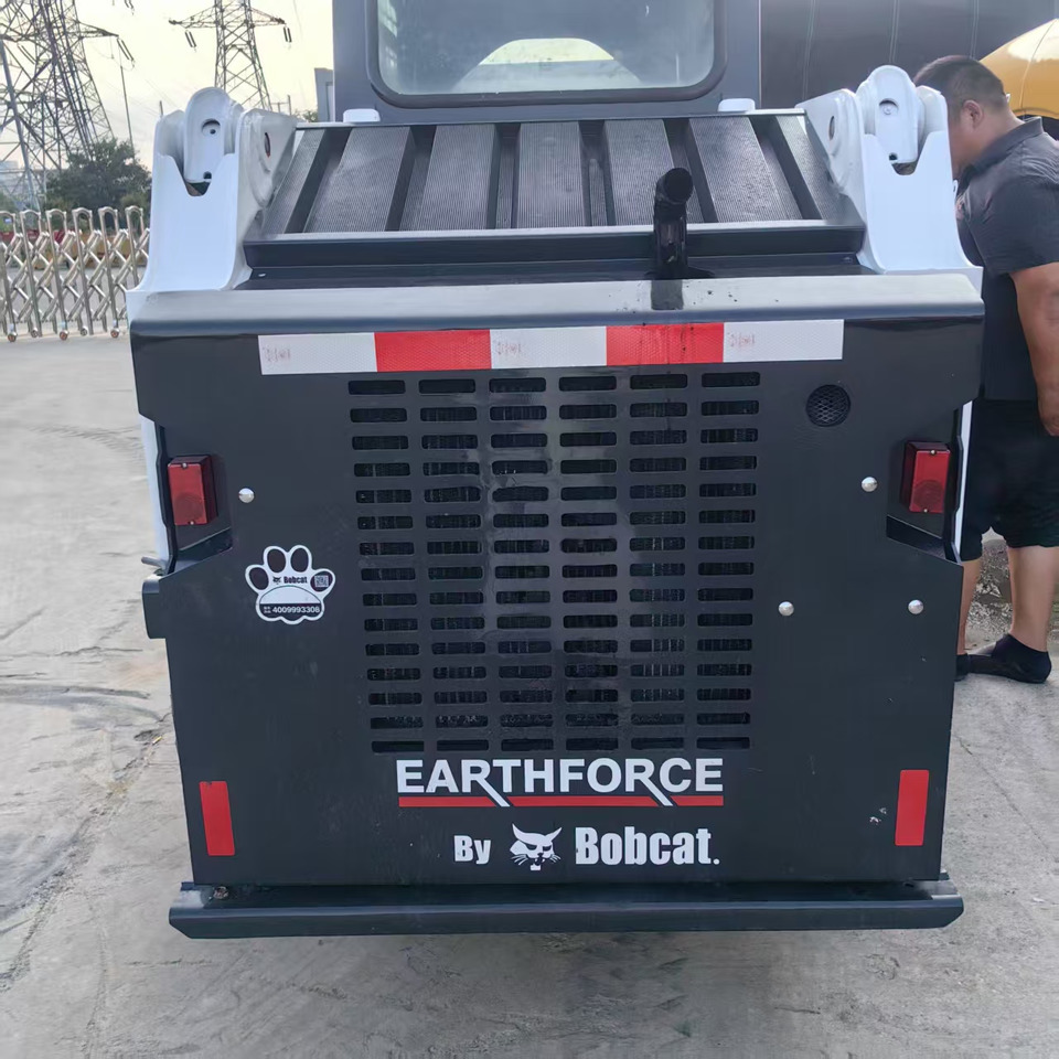 BOBCAT S160 - Kompaktiekrāvējs: foto 3 BOBCAT S160 - Kompaktiekrāvējs: foto 3