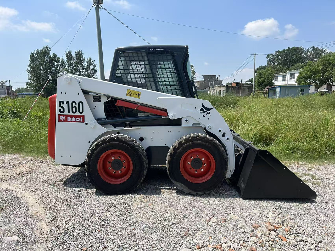 BOBCAT S160 - Kompaktiekrāvējs: foto 1 BOBCAT S160 - Kompaktiekrāvējs: foto 1