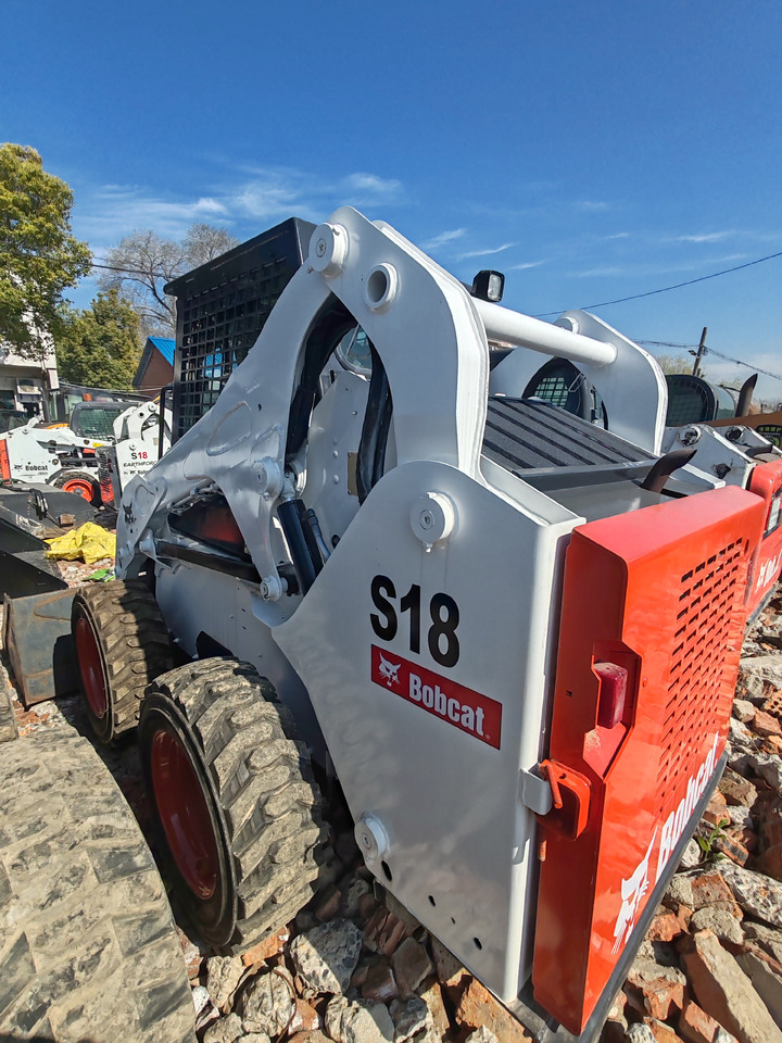 BOBCAT S18 - Kompaktiekrāvējs: foto 4 BOBCAT S18 - Kompaktiekrāvējs: foto 4