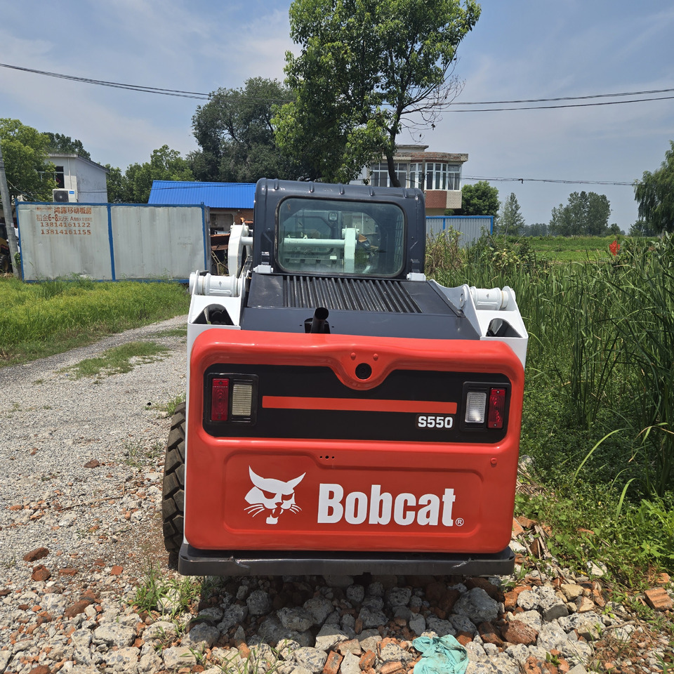 BOBCAT S550 - Kompaktiekrāvējs: foto 3 BOBCAT S550 - Kompaktiekrāvējs: foto 3