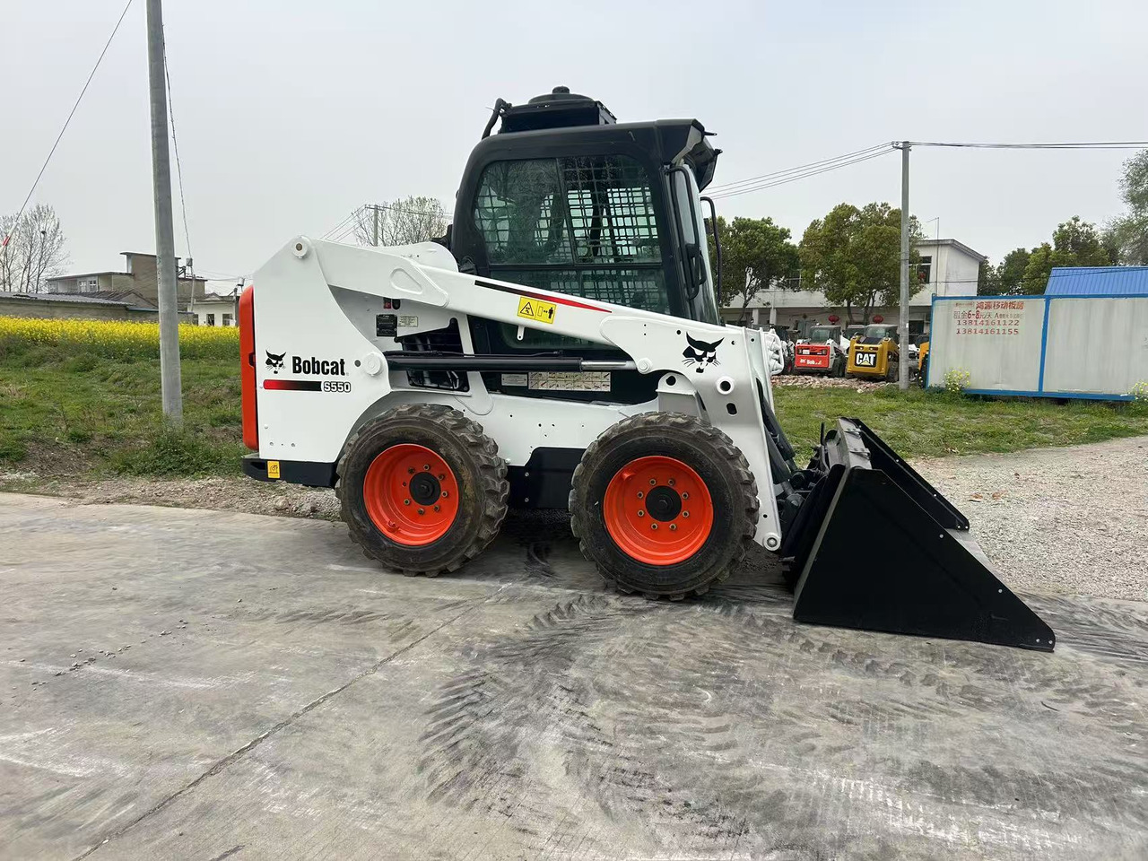 BOBCAT S550 - Kompaktiekrāvējs: foto 1 BOBCAT S550 - Kompaktiekrāvējs: foto 1
