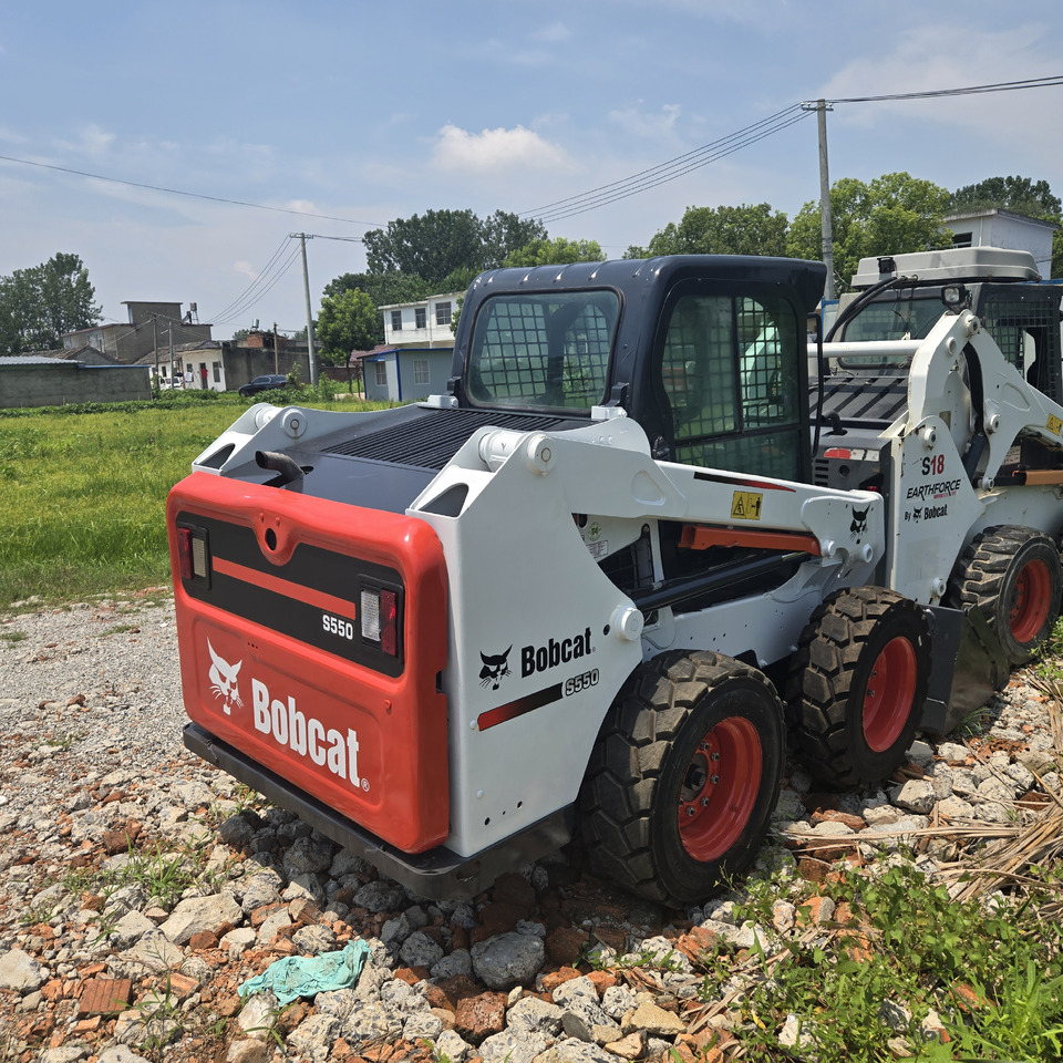BOBCAT S550 - Kompaktiekrāvējs: foto 5 BOBCAT S550 - Kompaktiekrāvējs: foto 5