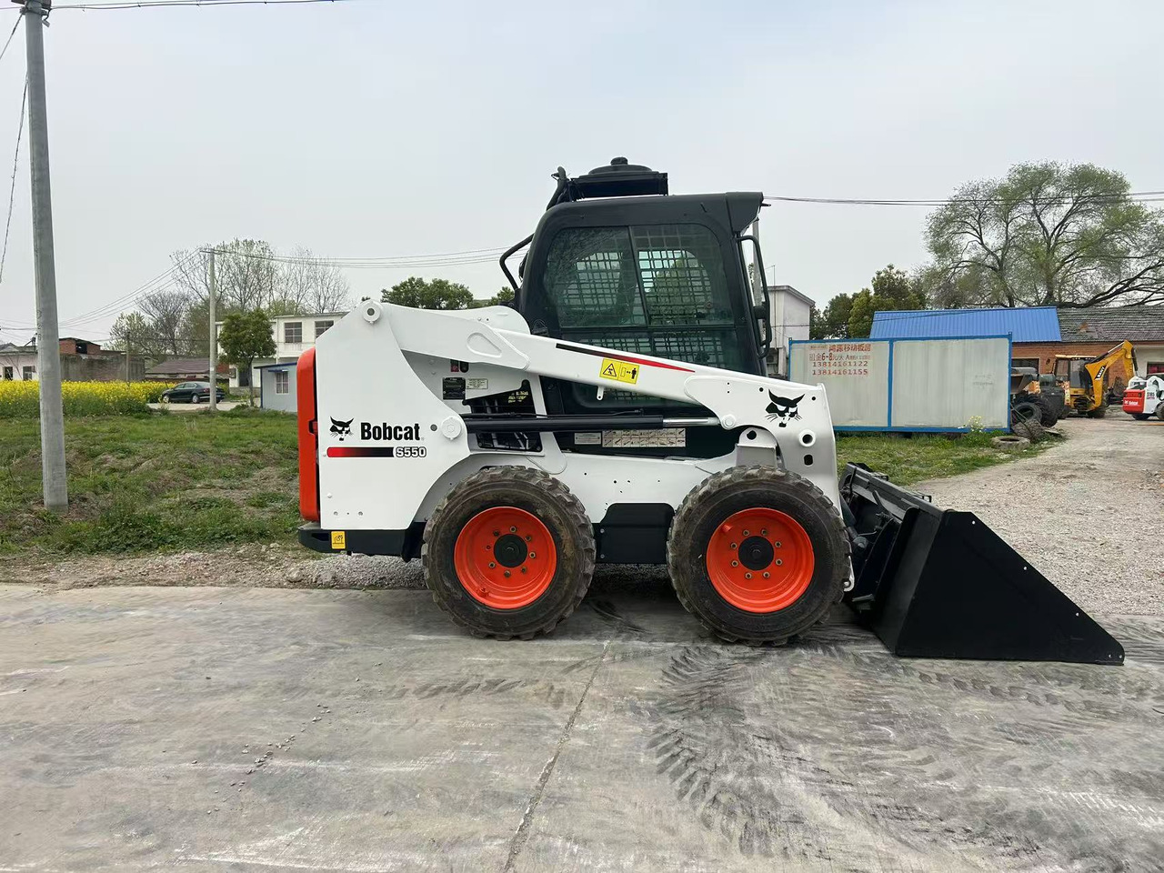 BOBCAT S550 - Kompaktiekrāvējs: foto 4 BOBCAT S550 - Kompaktiekrāvējs: foto 4