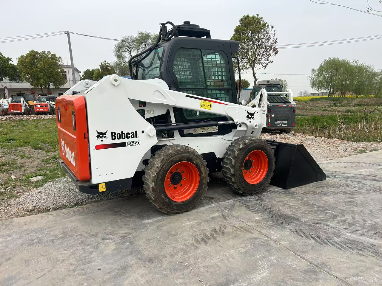BOBCAT S550 - Kompaktiekrāvējs: foto 2 BOBCAT S550 - Kompaktiekrāvējs: foto 2